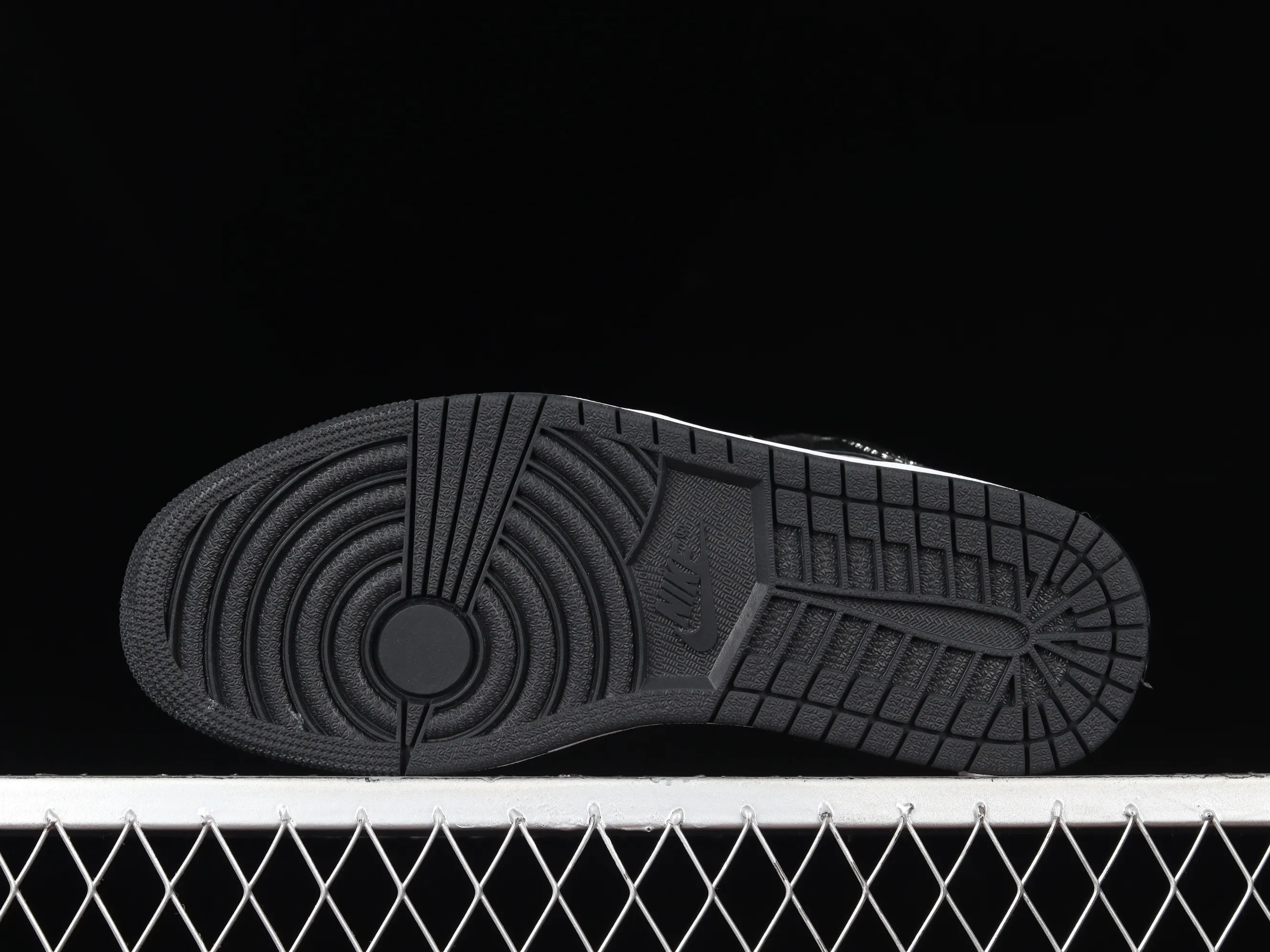 All categories Air Jordan Jordan series basketball shoes Air Jordan 1 High Air Jordan 1 High OG "Twist 2.0" AJ1 Joe 1 Panda 2.0 high-top basketball shoes DZ2523-001
